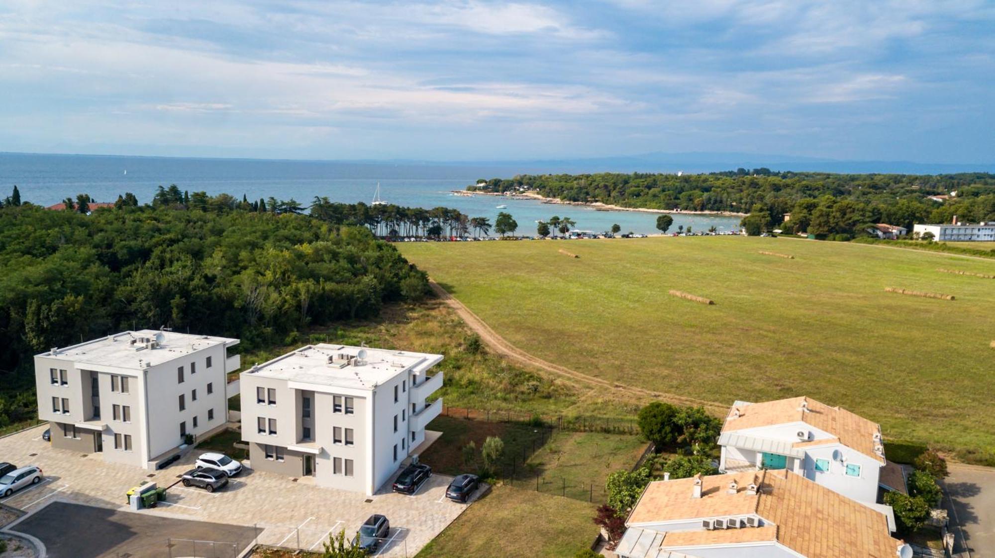 Baden Resort Basanija, Umag-With Sea View, Parking And 300M From The Beach Bašanija Exterior foto