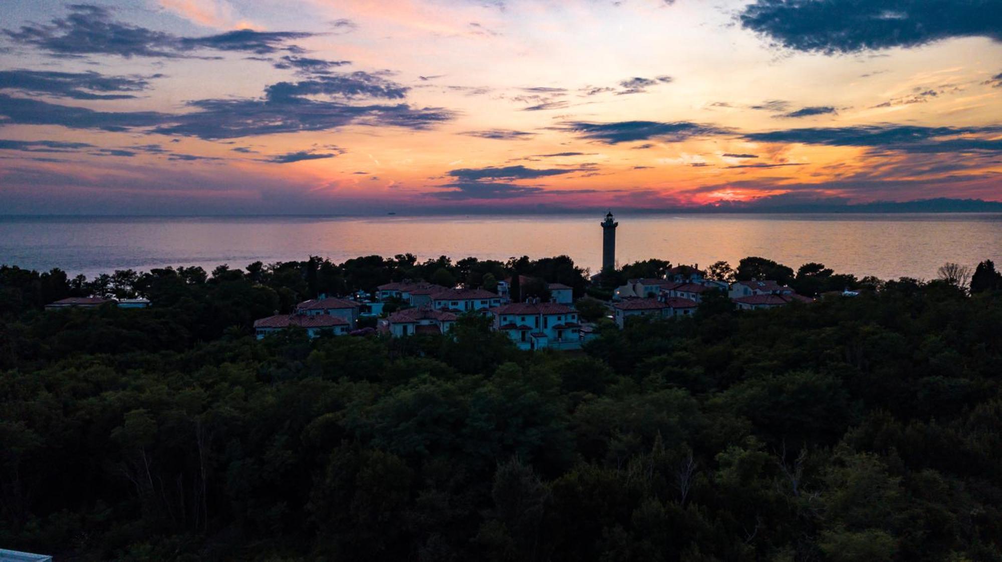 Baden Resort Basanija, Umag-With Sea View, Parking And 300M From The Beach Bašanija Exterior foto